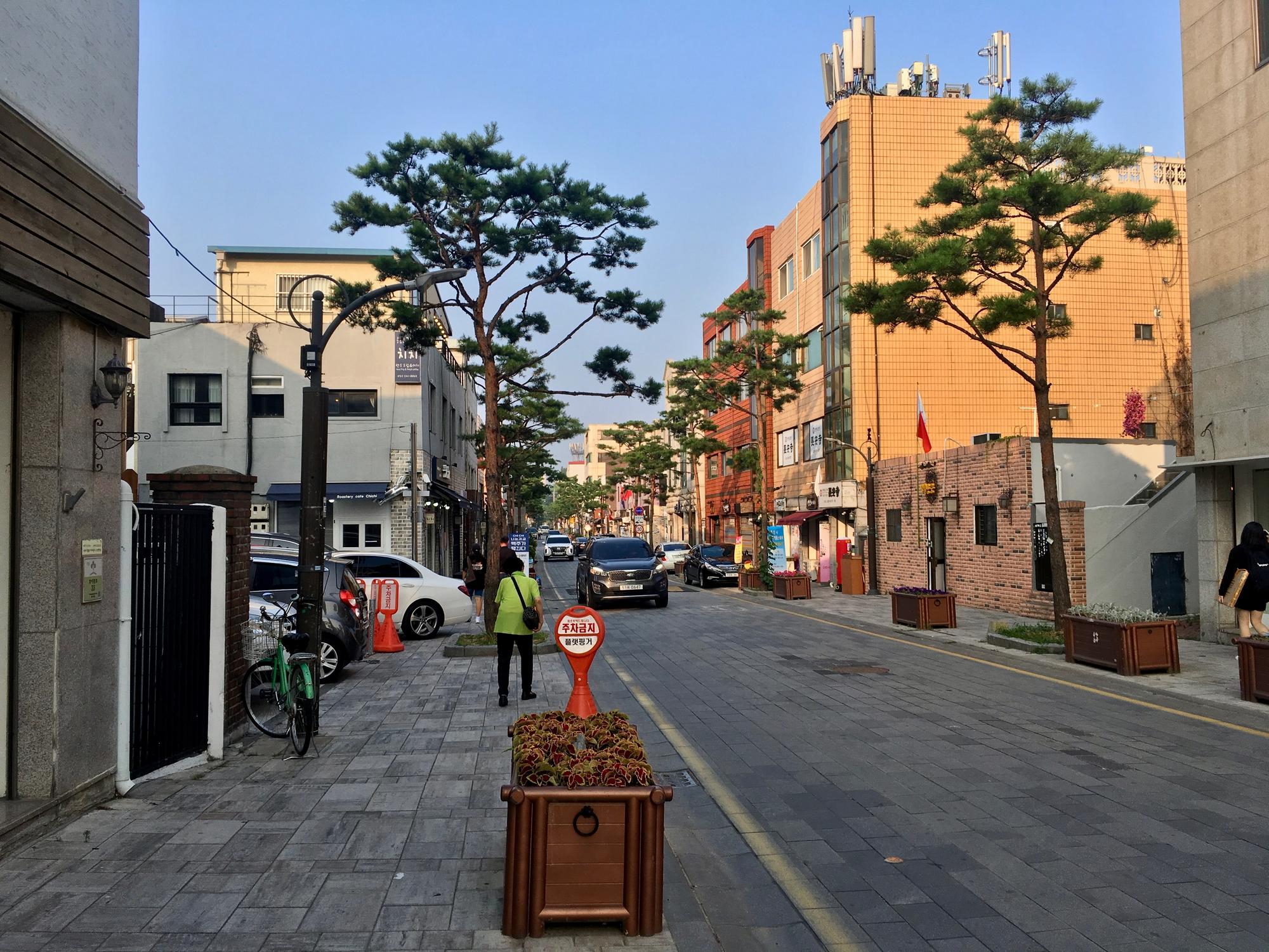 🇰🇷 Suwon, South Korea, July 2019.